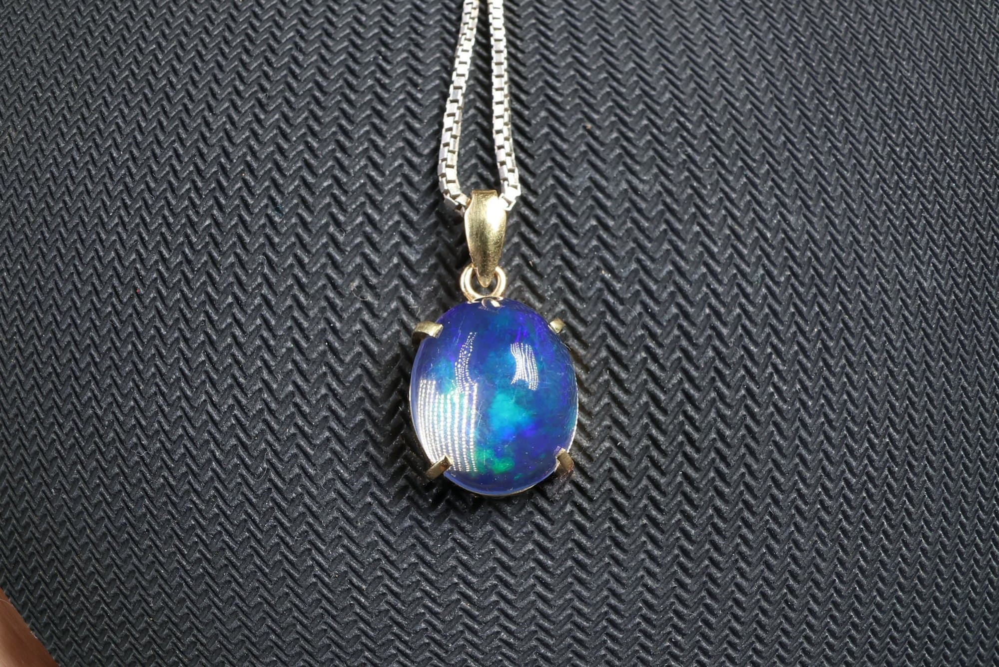18k Yellow Gold, Natural Mexican Water Opal Pendant 2.93ct, Gemstone Jewelry jewelry auction at Alighieri's