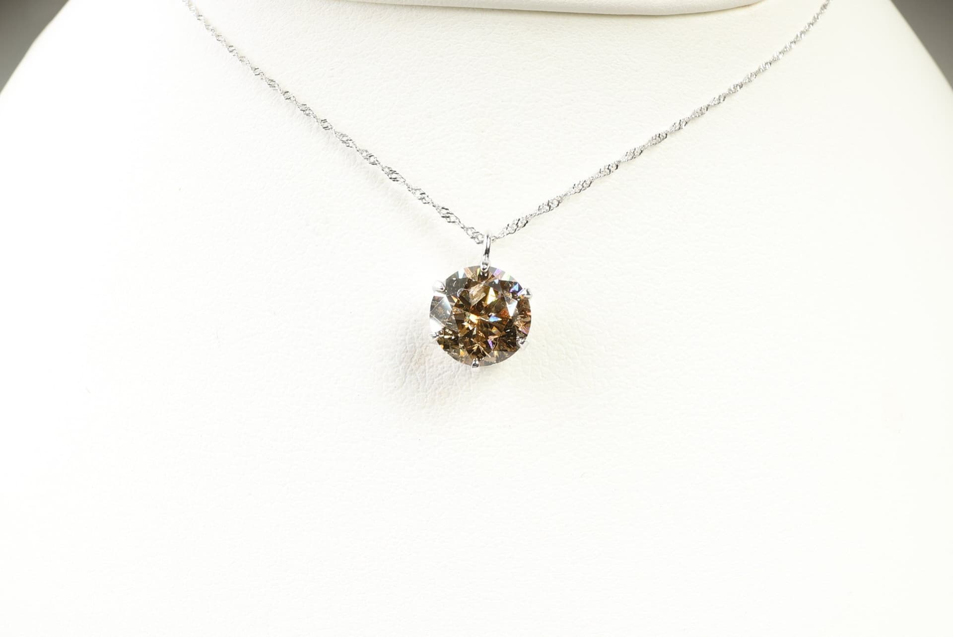 Platinum, Natural Solitaire Diamond Pendant Necklace 0.90ctw, 1.27 Grams Jewelry Gemstone Diamonds jewelry auction at Alighieri's