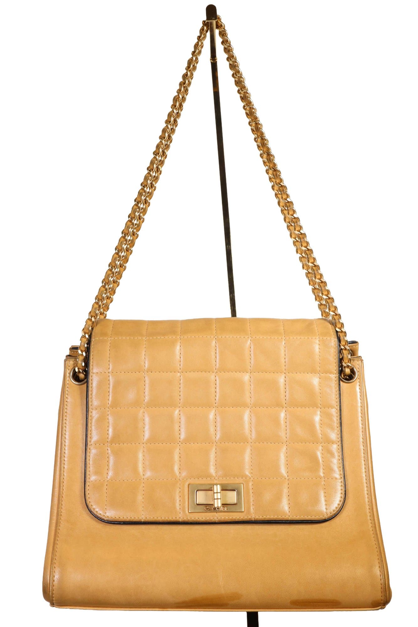Chanel Chocolate Bar Accordion Flap Bag In Beige Lambskin Leather Purse handbags auction at Alighieri's