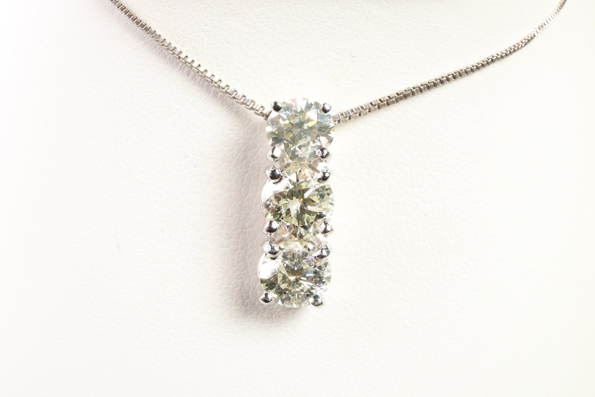 18k White Gold, Natural Diamond Pendant 1.86ct, Gemstone Jewelry Diamonds