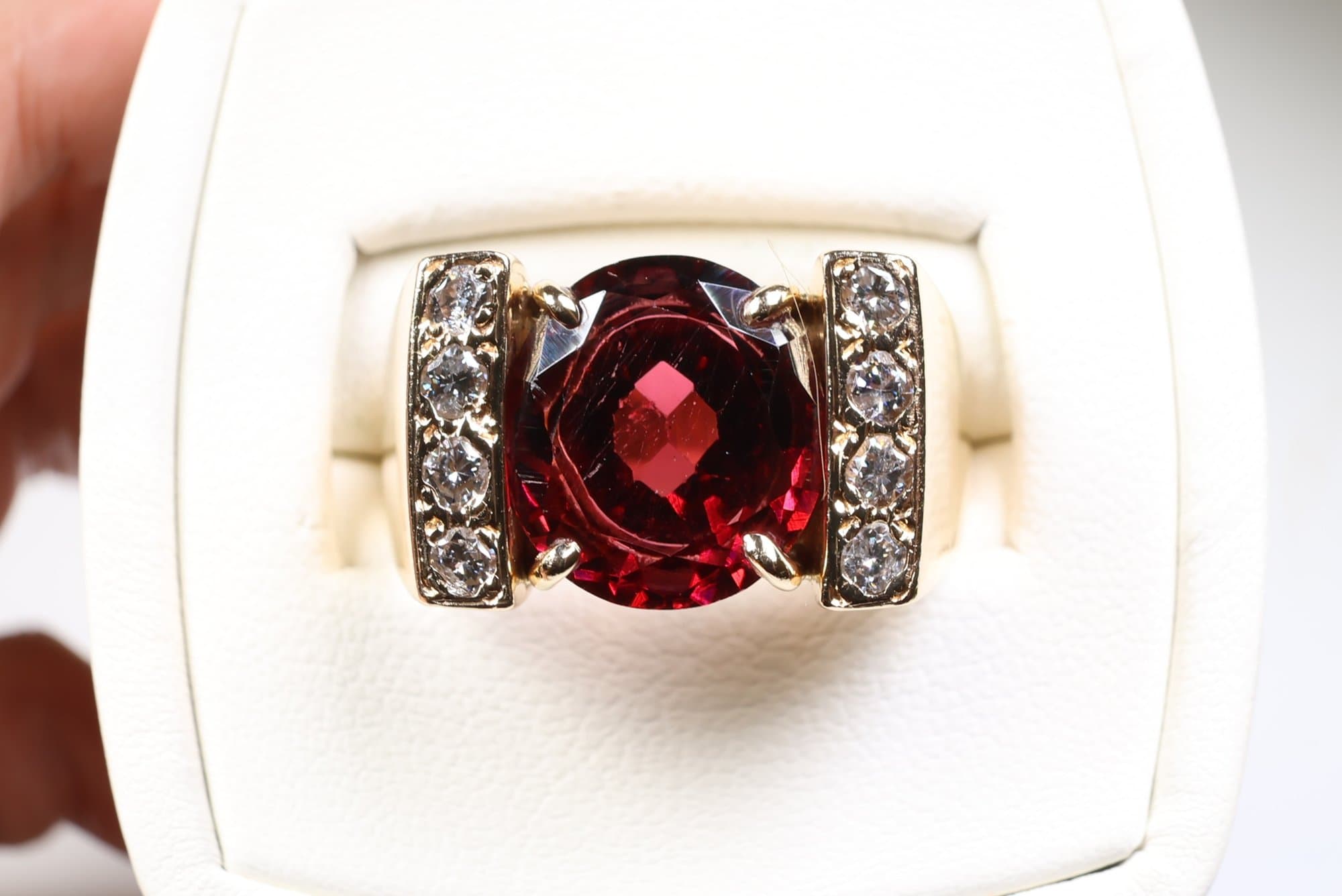 14k Yellow Gold, Garnet & Diamond Ring 2.74ctw, 8.21 Grams Jewelry Gemstone Diamonds
