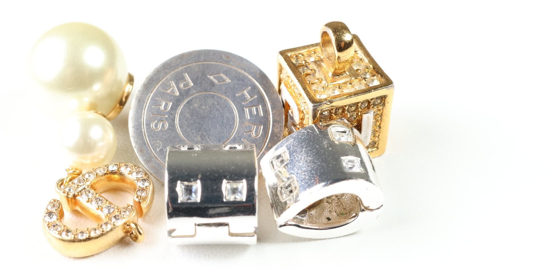 Lot Of 6 Dior Hermès Givenchy Nina Ricci Earrings Cube Pendant Gold & Silver Tone